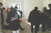 中介看房不慎进入施工区踩空坠亡，行业安全警钟再次敲响