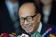 港媒再评李嘉诚卖港口，执迷不悟，还是战略调整？