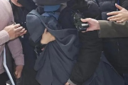 韩国爱豆频现公开场合求救，背后原因引人深思