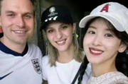 章泽天带8岁女儿伦敦追星，母女俩共度美好时光
