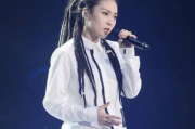 好声音选手毕夏车祸重生，半年内开颅两次，勇敢面对命运的考验
