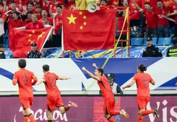 国足激战沙特，主裁判确认判罚引发热议！