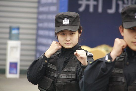 成都太古里女特警，风采独绝，又美又飒的守护者