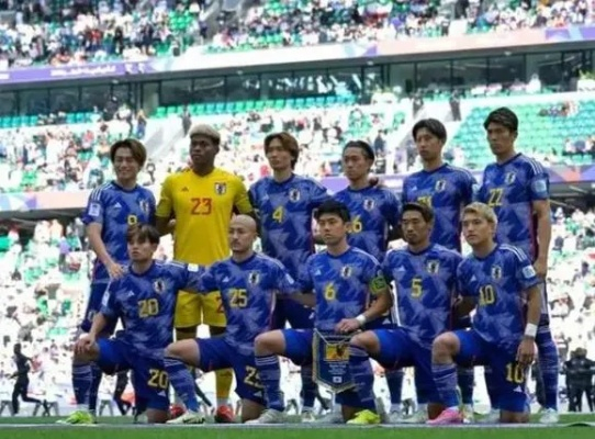 日本足球再创辉煌，成功晋级2026世界杯，亚洲雄狮展翅翱翔