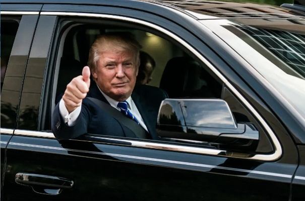 特朗普签署命令为汽车关税降级，缓解贸易紧张，助力美国汽车产业