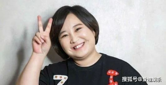 贾玲43岁庆生照曝光，本人超瘦引网友热议！