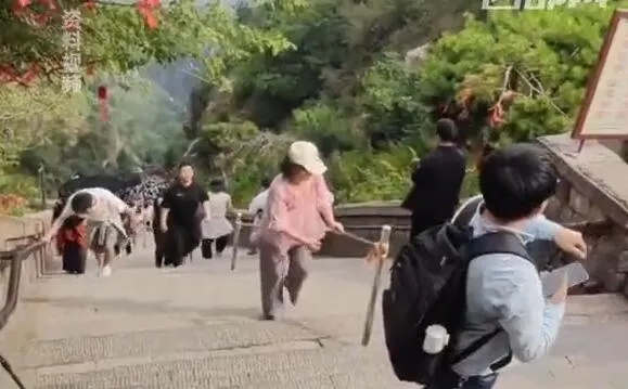 五一黄金周遇冷？多位泰山陪爬员感叹接单量不及平日