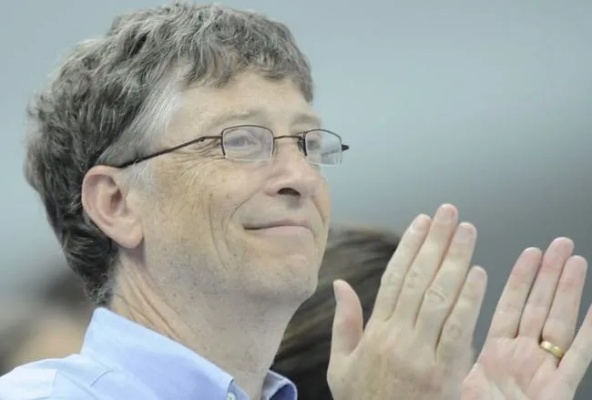 比尔·盖茨，承诺20年内捐出几乎全部财富，引领全球慈善新风尚