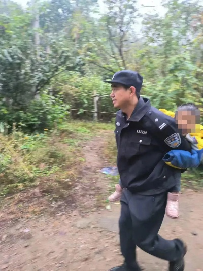 紧急寻人！8岁男童山上失踪六天，警方锁定部分线索，救援全面展开