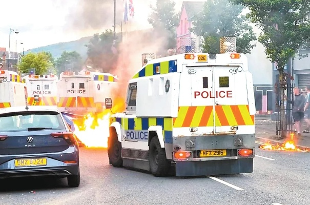 英国首相斯塔默住所突发火灾，幸无人员伤亡，调查原因仍在进行中