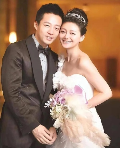 汪小菲马筱梅婚礼大合照，浪漫时刻定格，幸福瞬间流传