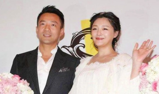S妈力挺汪小菲夫妇，倡导卖车筹钱，引发网友热议