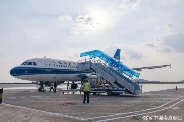 南航客服回应飞机触地复飞事件，全面解析及安全措施详解