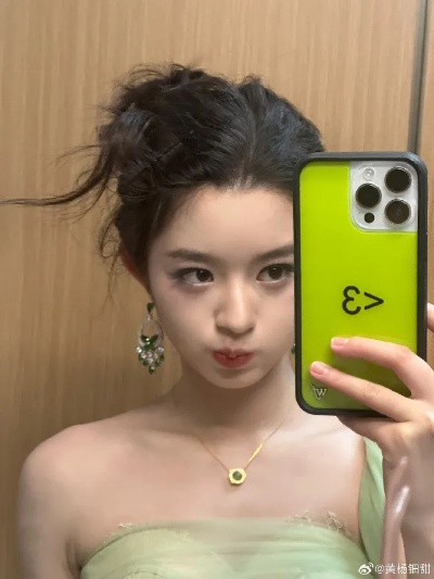 黄杨钿甜父亲涉嫌违法被立案调查，揭开豪门背后的黑暗面