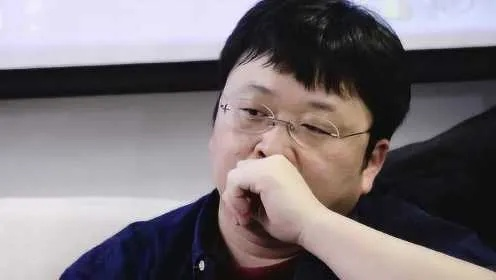 罗永浩直播送黄金，开启电商新玩法，网友热议不断！