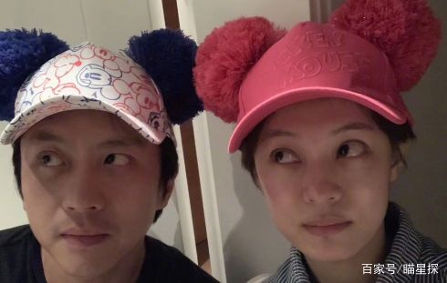 邓超发文悼念朱媛媛，狗头表情引网友热议