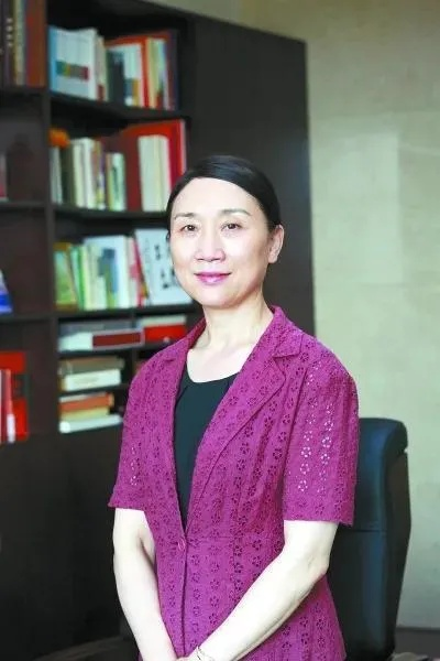 李微微，从教师到正处级干部的蜕变之路，仅用4年实现华丽转身